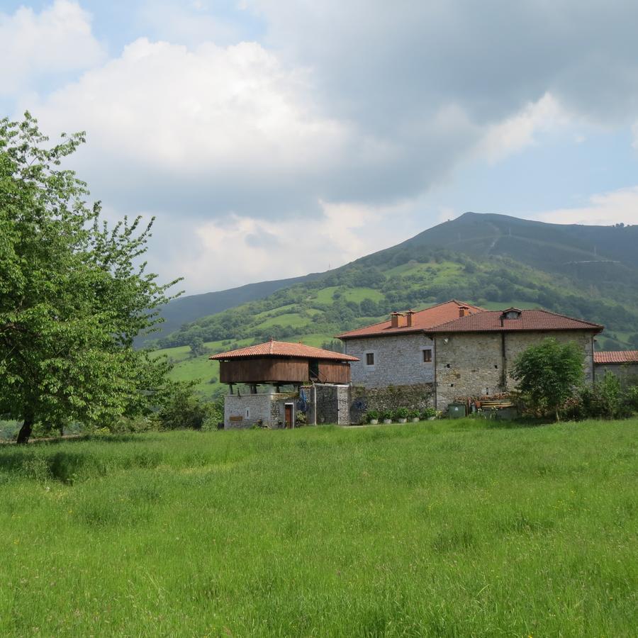 Agroturismo La Casona De Belmonte Ovinana  Esterno foto