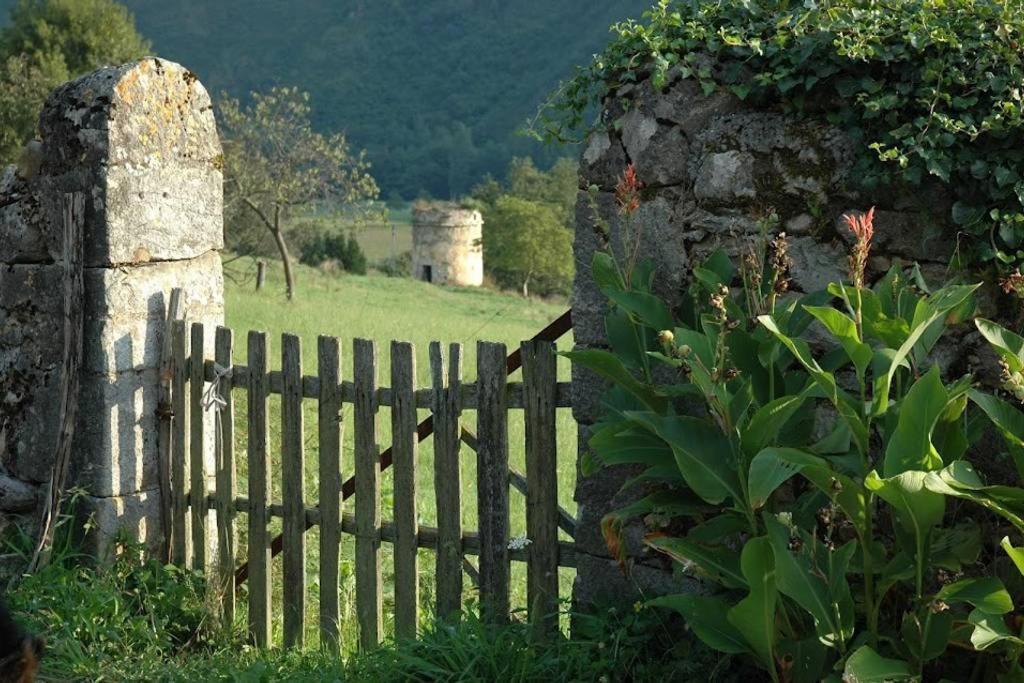 Agroturismo La Casona De Belmonte Ovinana  Esterno foto